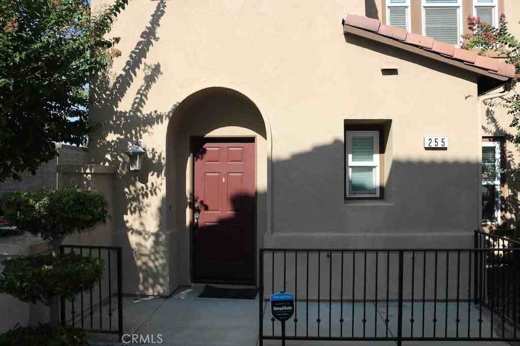 255 E Santa Fe Ct - Photo 3 of 38