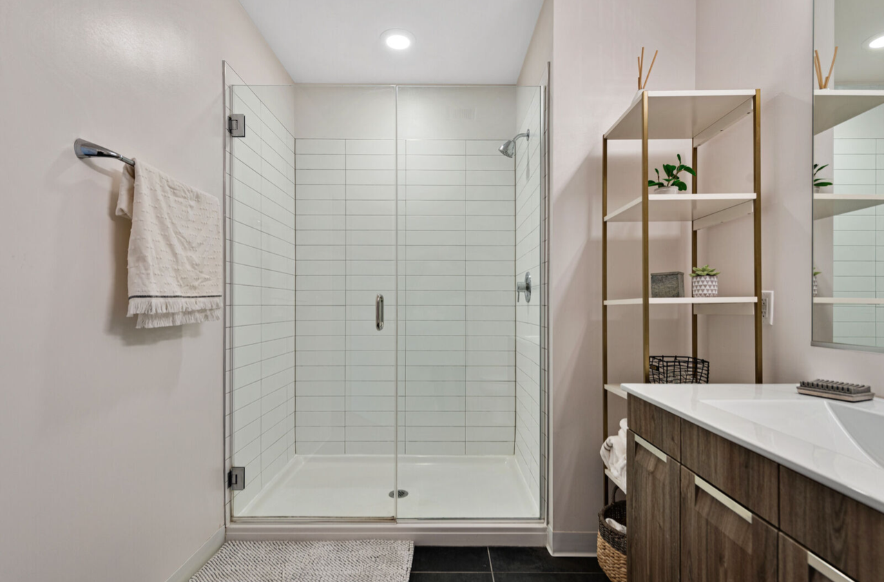 1980 N Milwaukee Ave - Photo 5 of 12