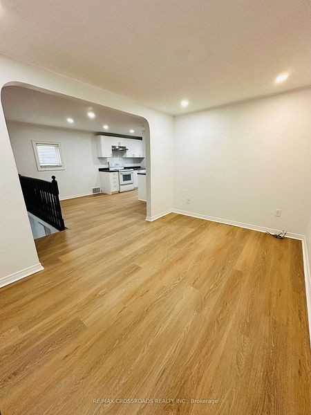 1405 Woodbine Avenue - Photo 3 of 10