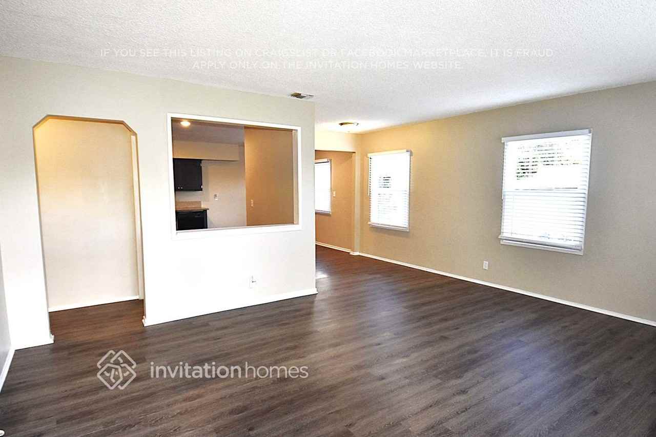 3375 Fashion Ave - Photo 3 of 8