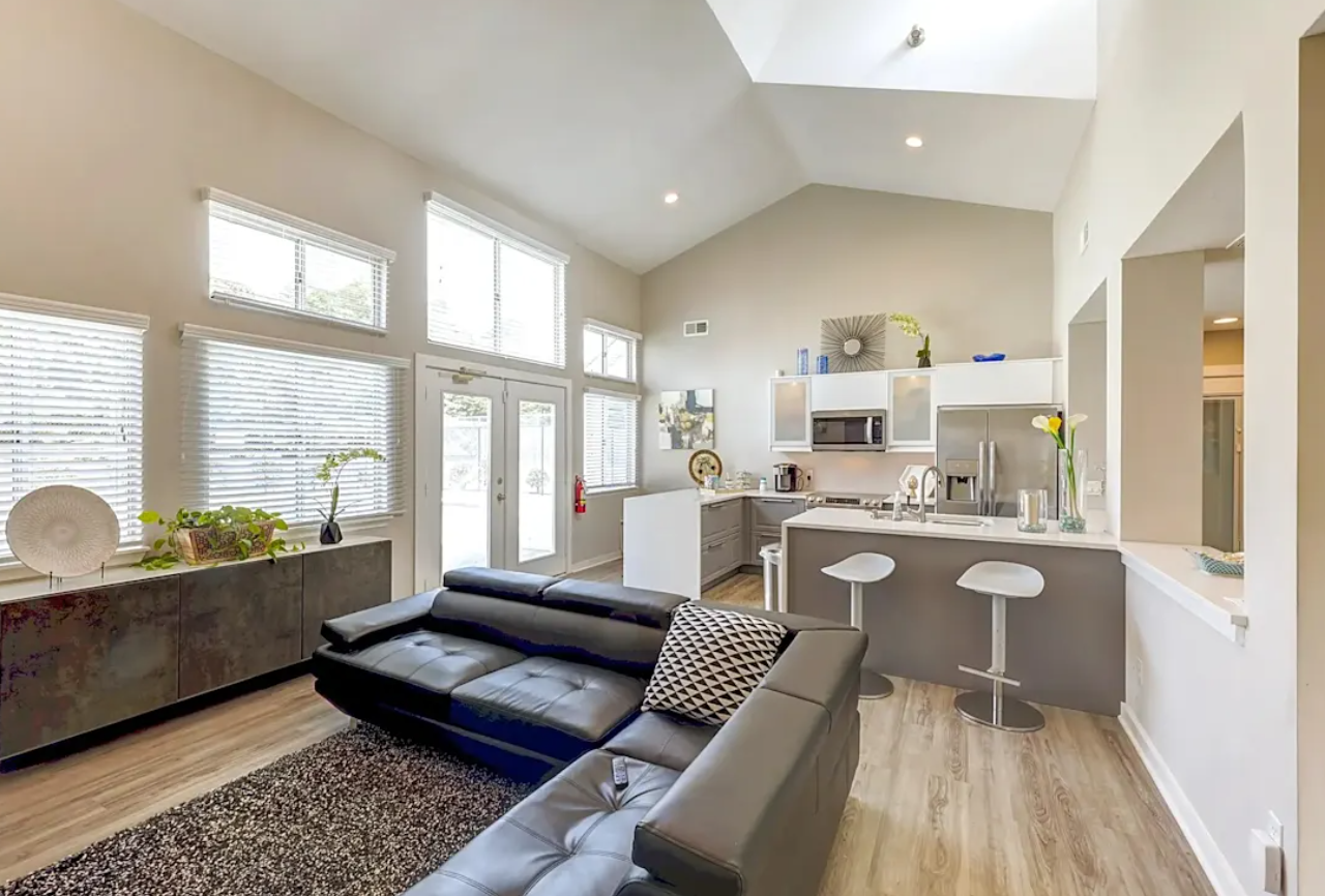 Sedgefield Square - Photo 4 of 95