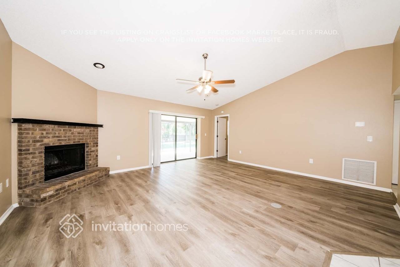 2204 Tall Oak Ct - Photo 3 of 17