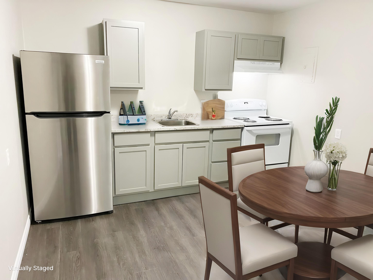 111 Redmond - Photo 2 of 15