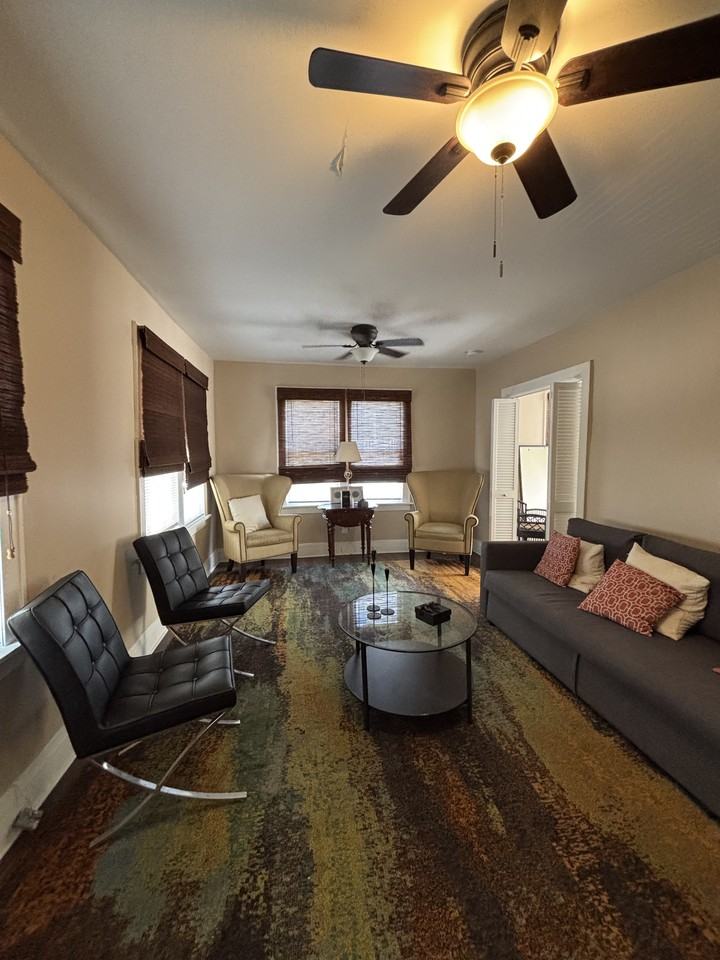 926 Southwest 2nd Street #3 - Photo 2 of 8