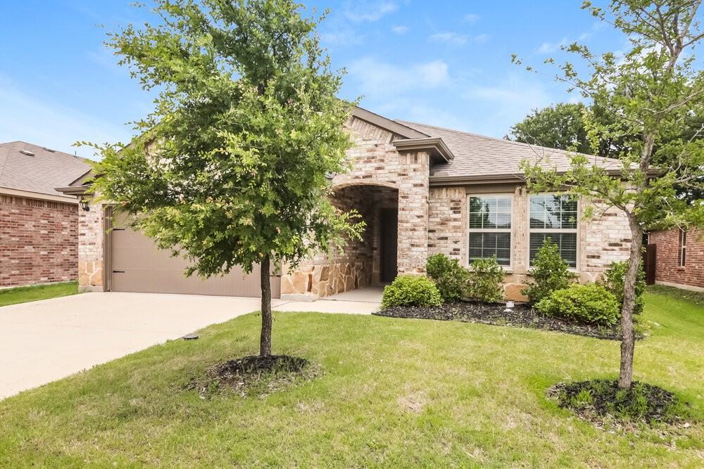 710 Meadow Wood Ln - Photo 3 of 16