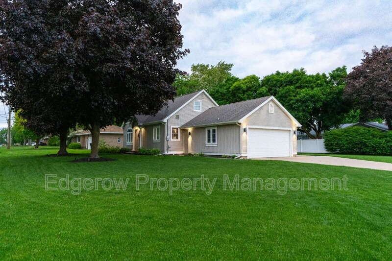 7390 Lupine Ave - Photo 2 of 25