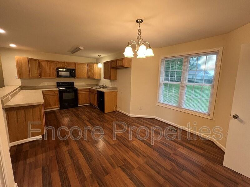 11977 Old Stage Rd - Photo 6 of 20