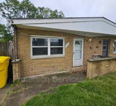 934 N Wood St - Photo 1 of 1