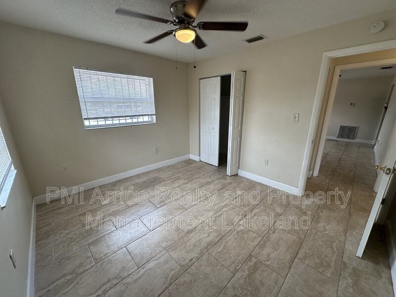 303 W Myrtle St - Photo 4 of 10