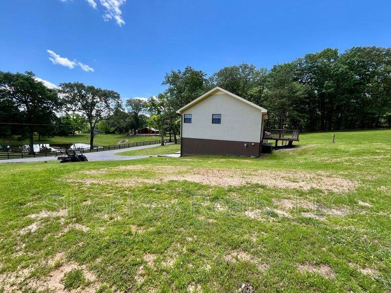 1719 Reed Rd - Photo 6 of 36