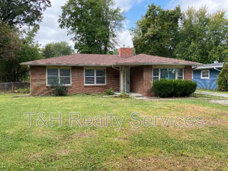 411 Woodlawn Dr - Photo 3 of 34