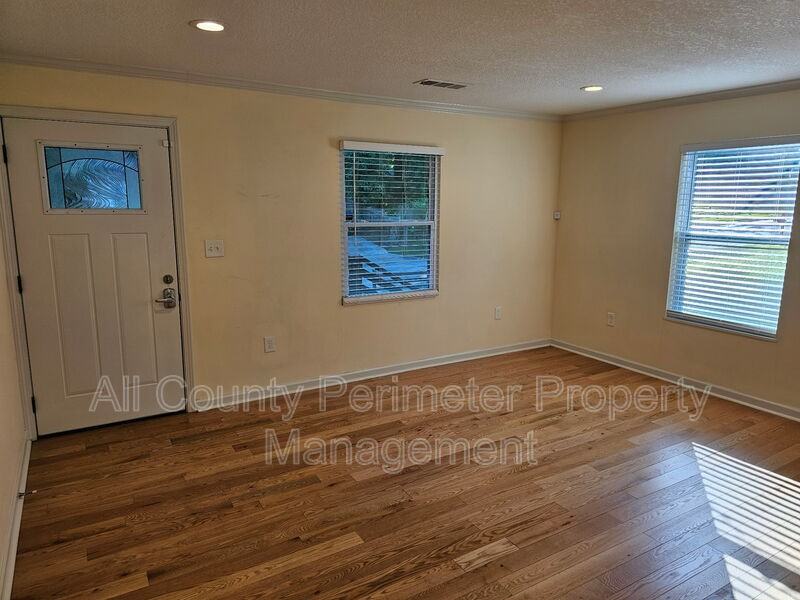 2409 Swallow Cir Se - Photo 2 of 17