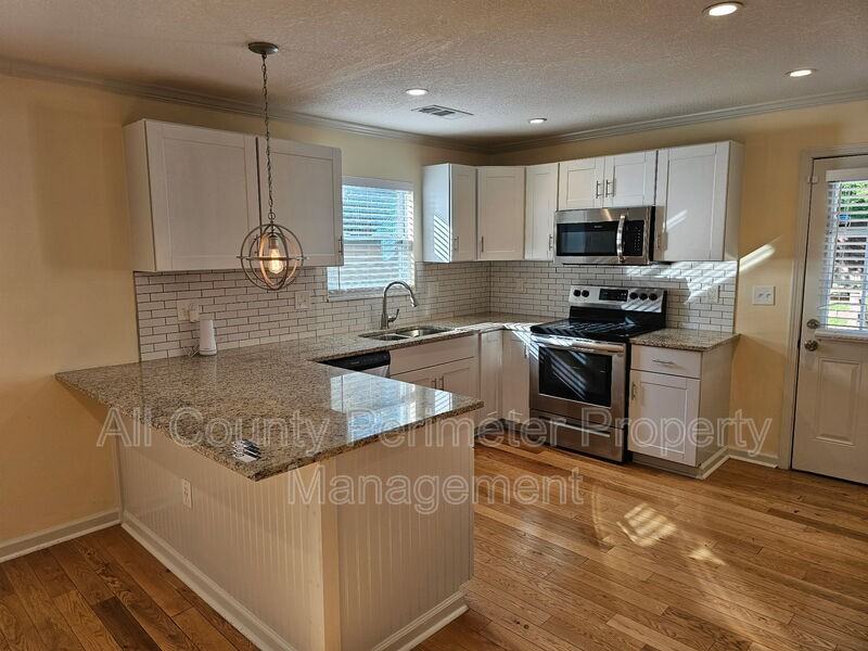 2409 Swallow Cir Se - Photo 3 of 17