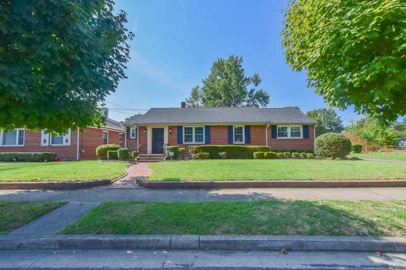 711 Lincoln Ave - Photo 2 of 39