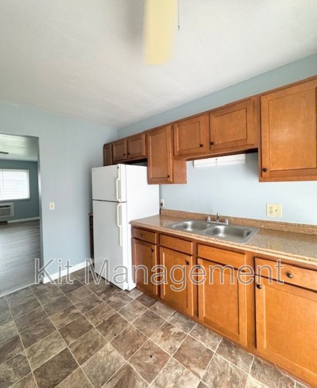 2241 W Laskey Rd - Photo 2 of 12