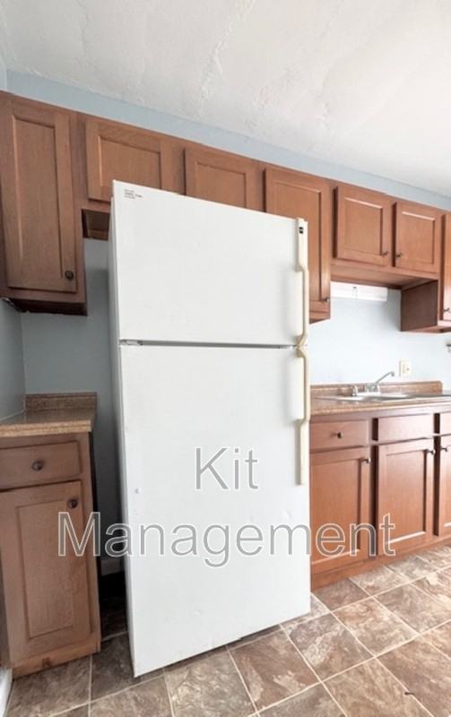 2241 W Laskey Rd - Photo 3 of 12