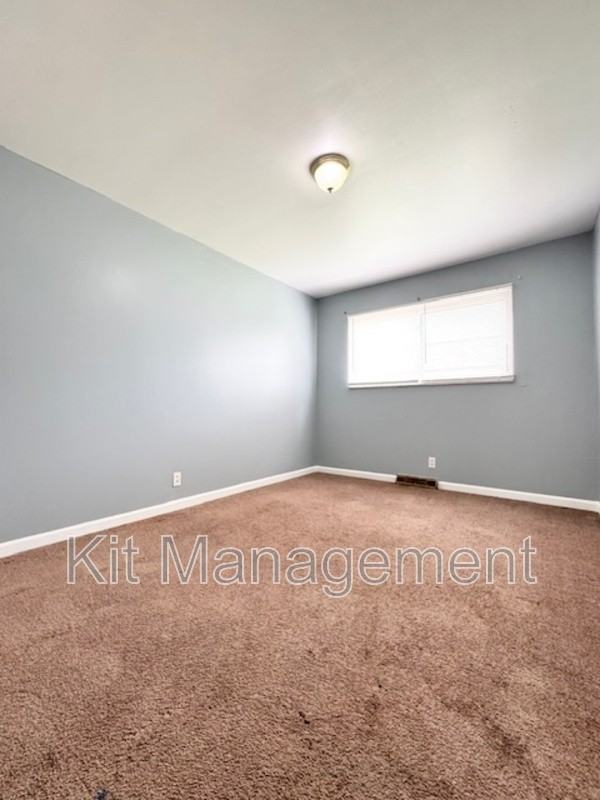 2241 W Laskey Rd - Photo 5 of 12