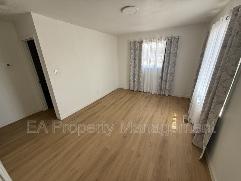 8013 Constitution Ave Ne #1 - Photo 3 of 12