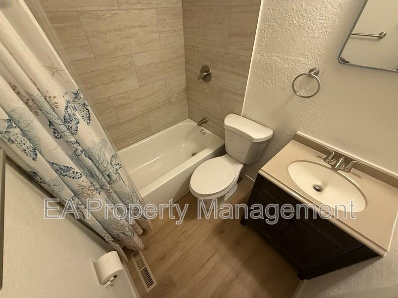 8013 Constitution Ave Ne #1 - Photo 5 of 12