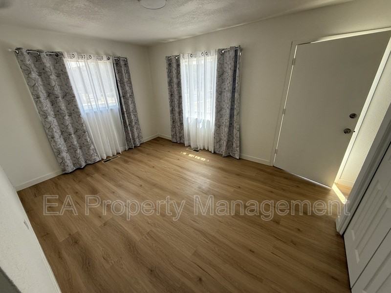 8013 Constitution Ave Ne #1 - Photo 7 of 12