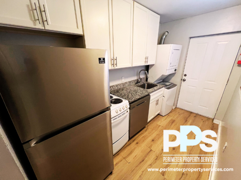 581 Martin St Se #4 - Photo 4 of 13