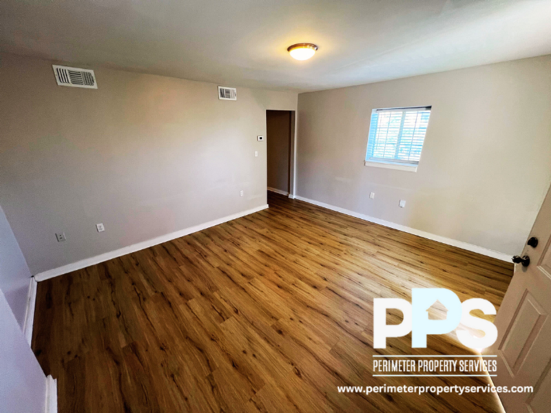 581 Martin St Se #4 - Photo 7 of 13