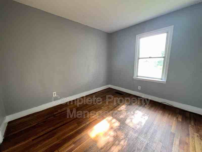 5219 Court G - Photo 7 of 16