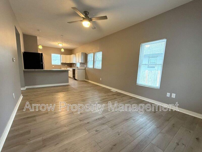 2271 Holdrege St - Photo 3 of 13