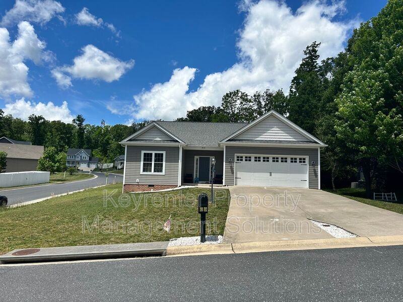 819 Geoffrey St - Photo 7 of 27