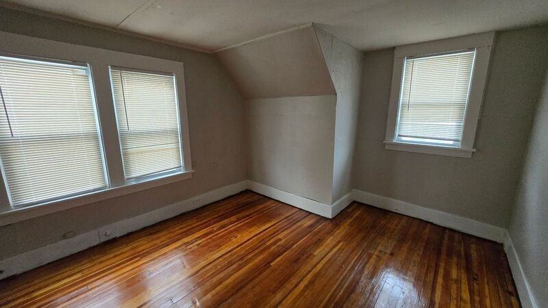 345 Melville St #4 - Photo 5 of 10