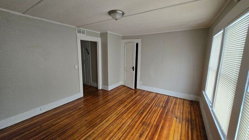 345 Melville St #4 - Photo 6 of 10