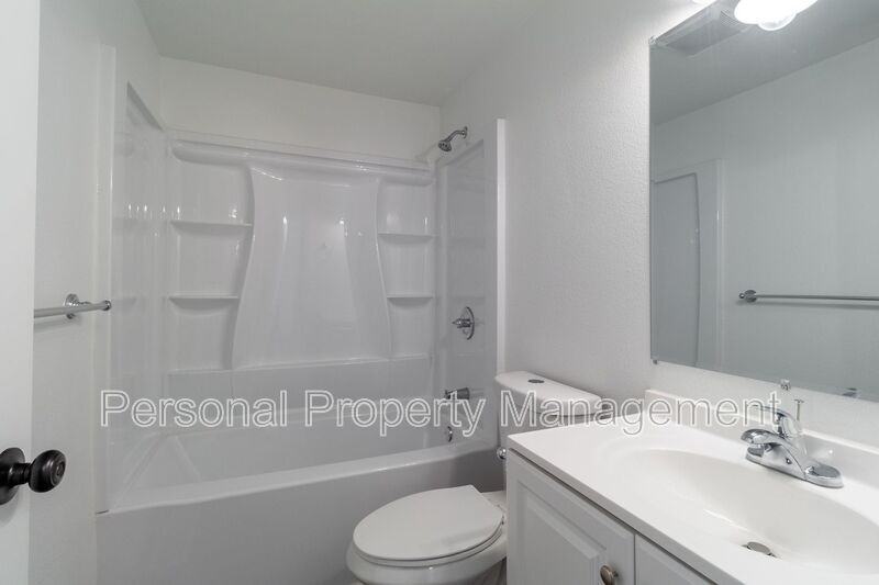4325 E 17th St #3 - Photo 7 of 10