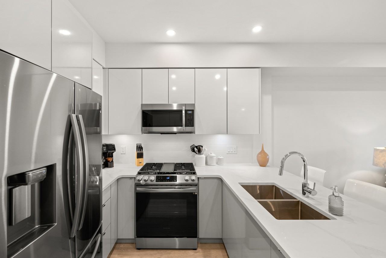 2649 James St #F408 - Photo 5 of 27