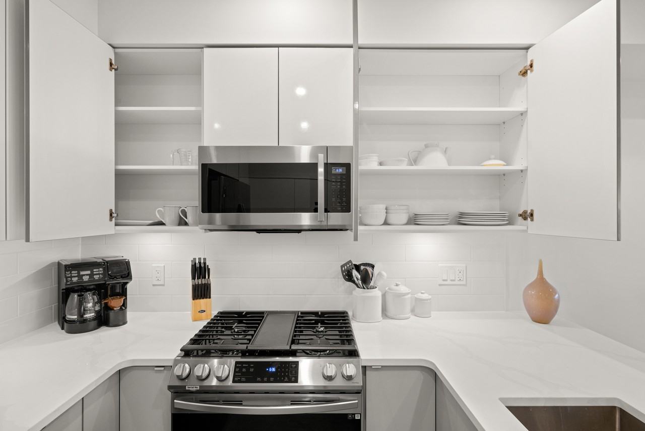 2649 James St #F408 - Photo 6 of 27