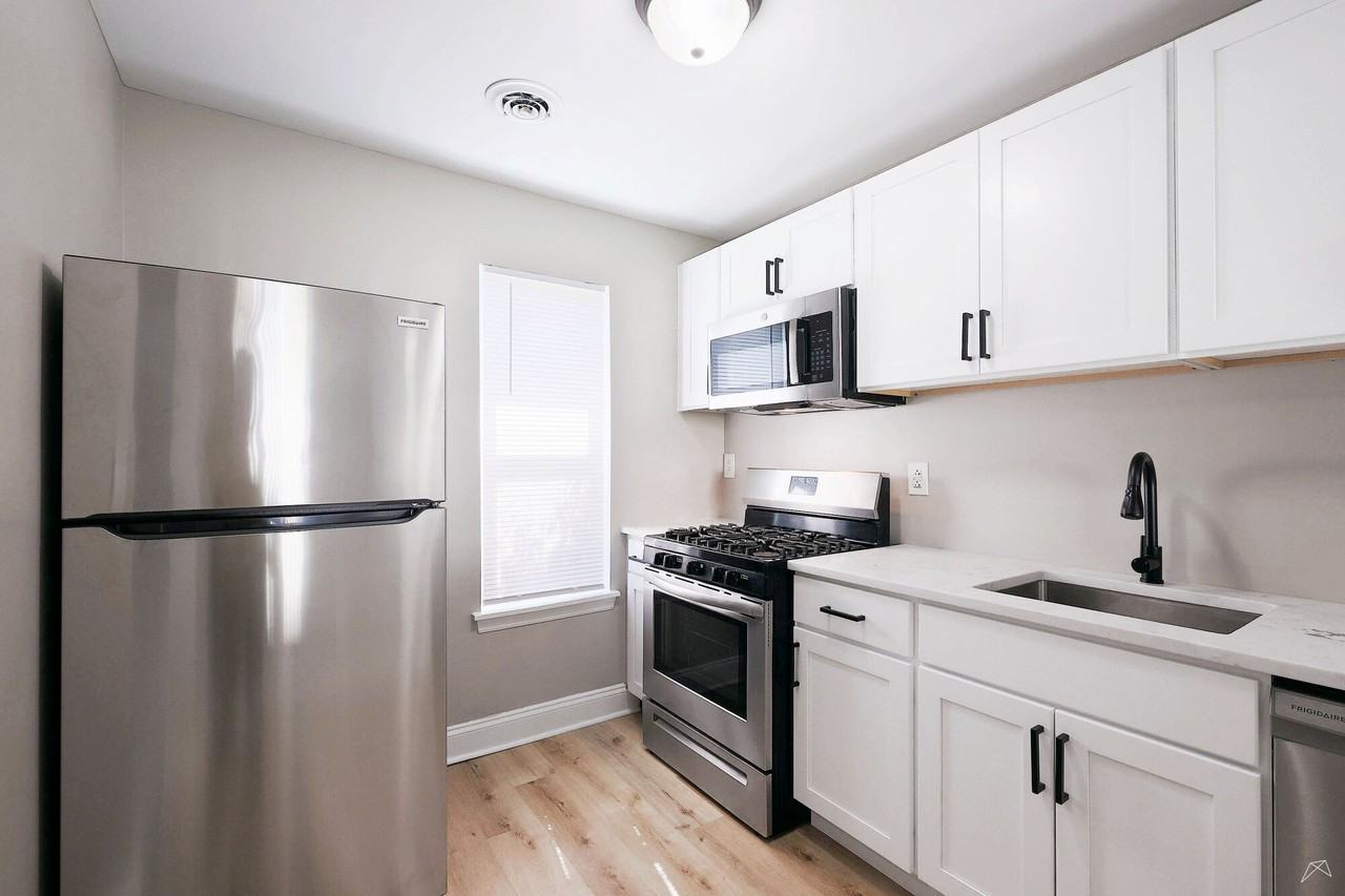 Emerald Gardens - Photo 4 of 50