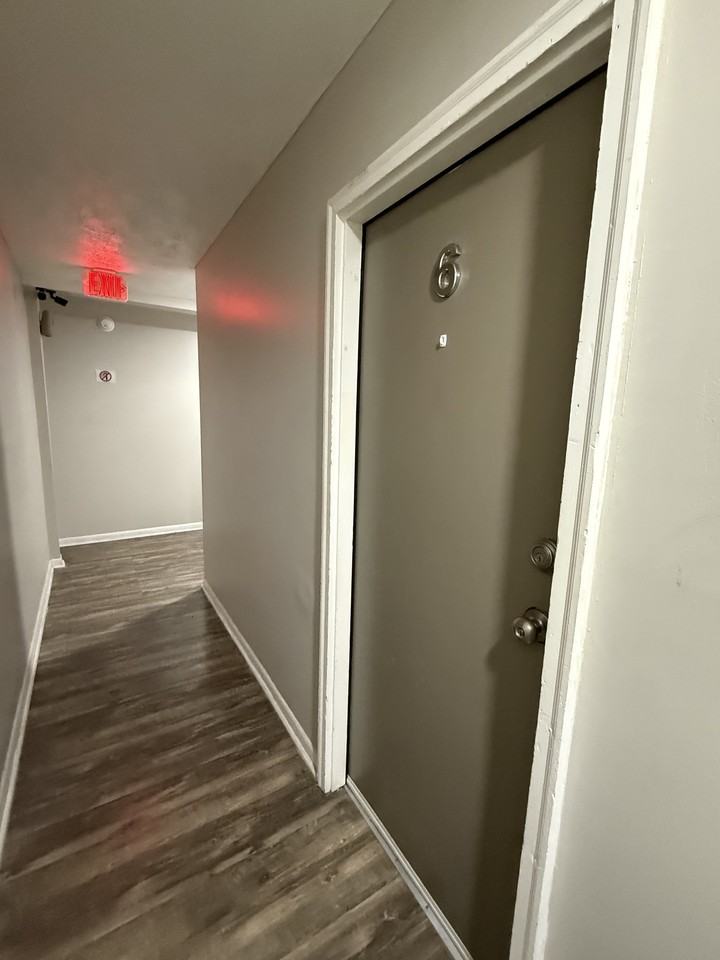 852 Mercer Street - Photo 2 of 18