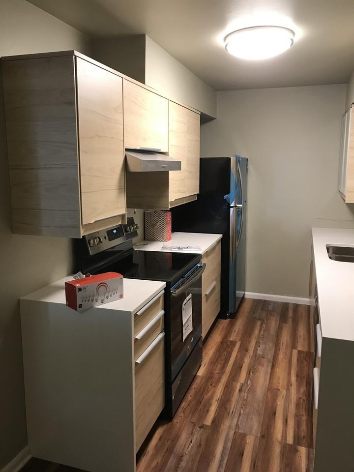 1122 E Russell Ave - Photo 3 of 11