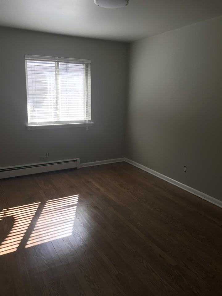 1122 E Russell Ave - Photo 7 of 11