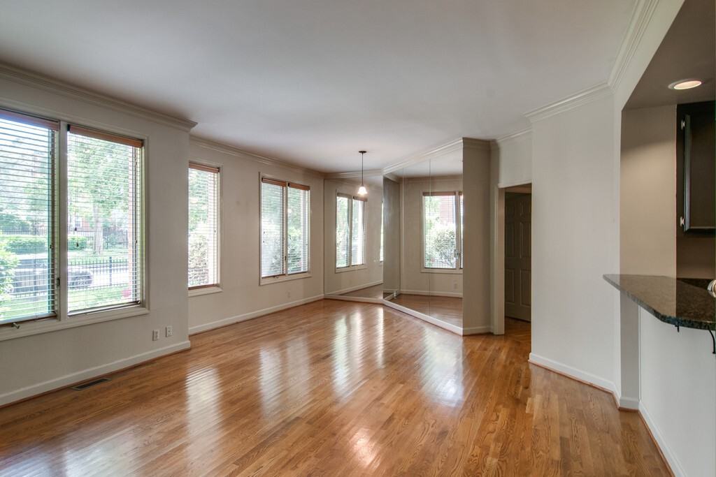 Portland - Photo 6 of 21