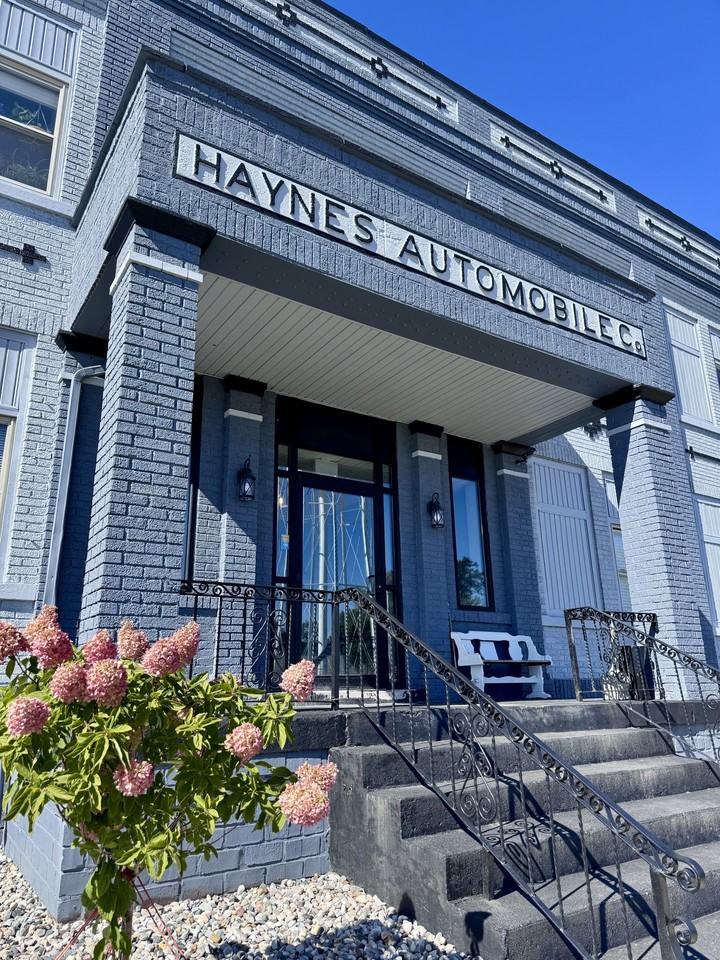 1109 South Main Street - Photo 7 of 8