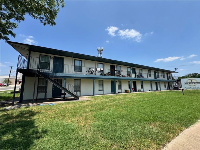 925 N 26th St - Photo 2 of 13