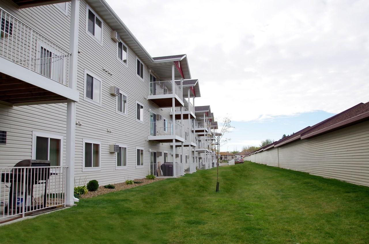 Belcastle Apartments - Photo 2 of 41