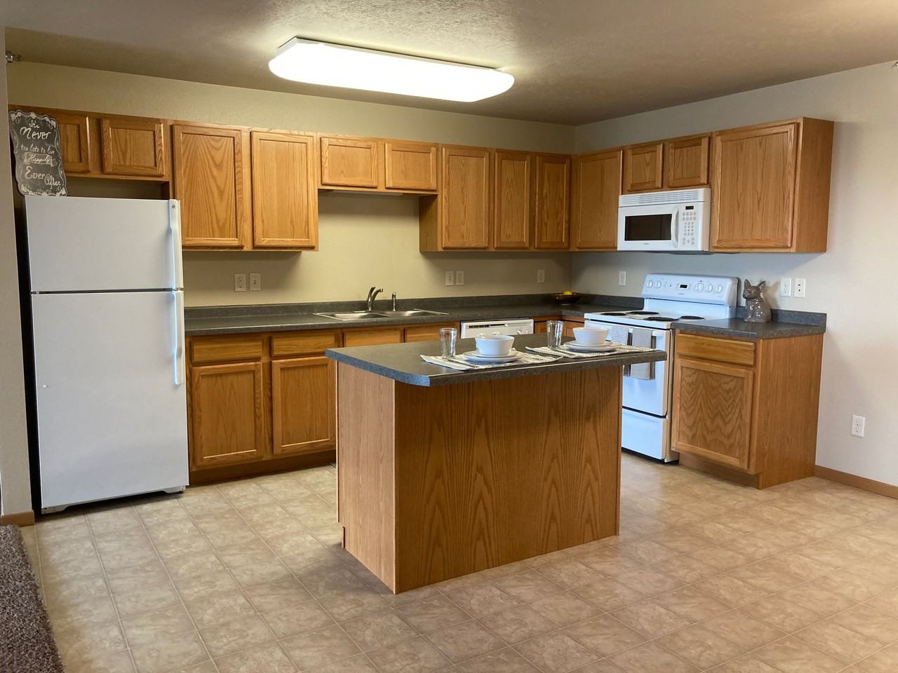 Belcastle Apartments - Photo 3 of 41