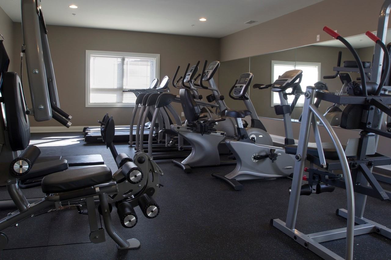 205 Easton Avenue - Photo 4 of 15