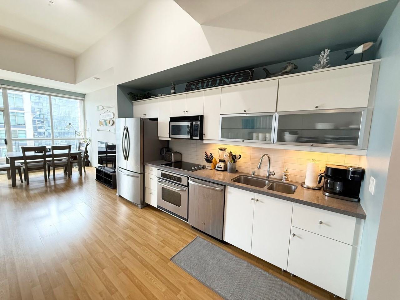 350 W Ash St #806 - Photo 3 of 16