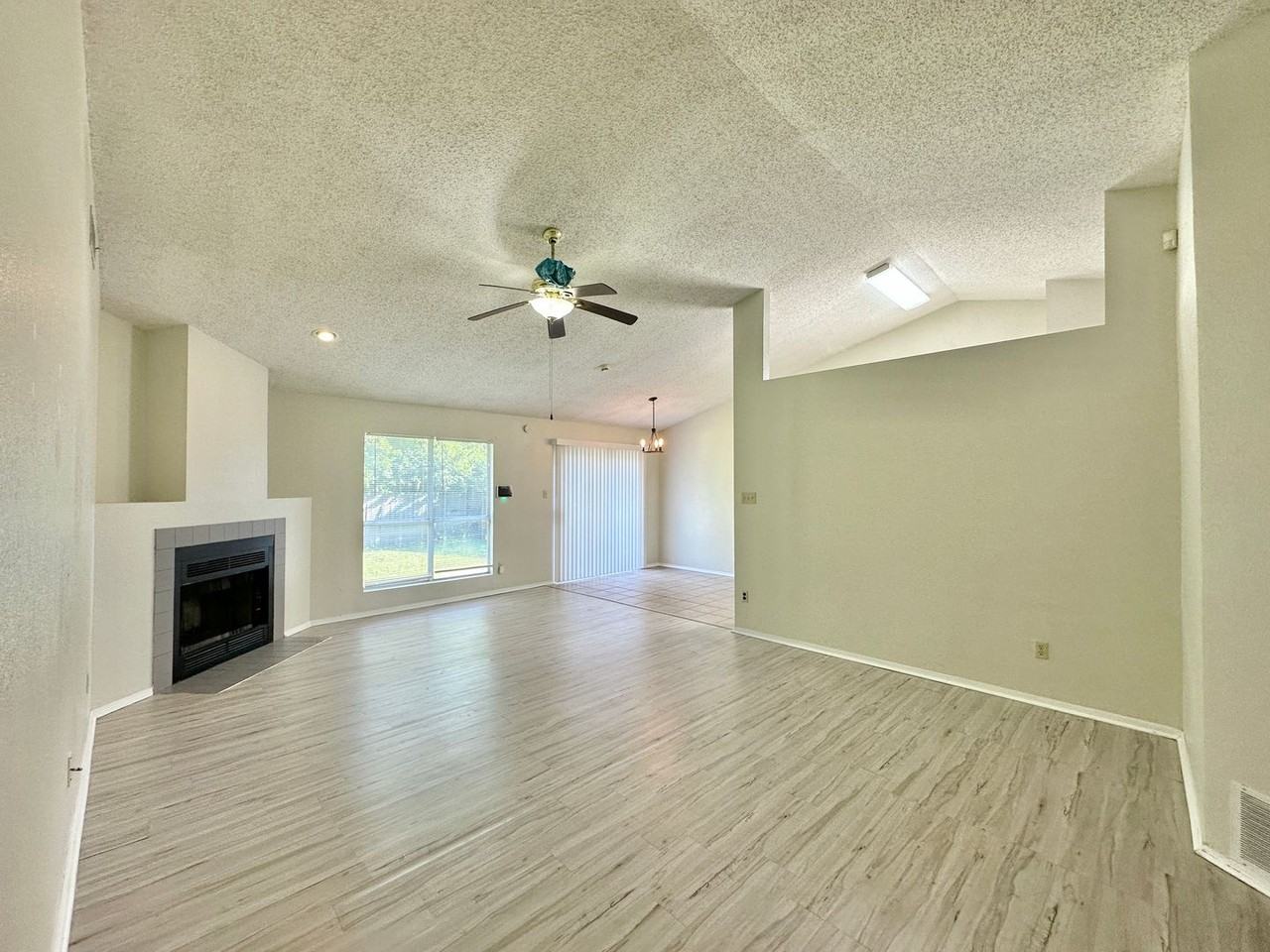 3604 Saratoga Ave - Photo 2 of 31