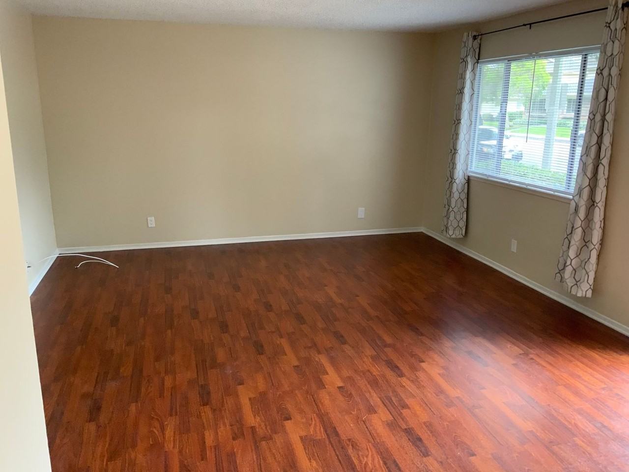 2584 Yardarm Ave - Photo 4 of 10