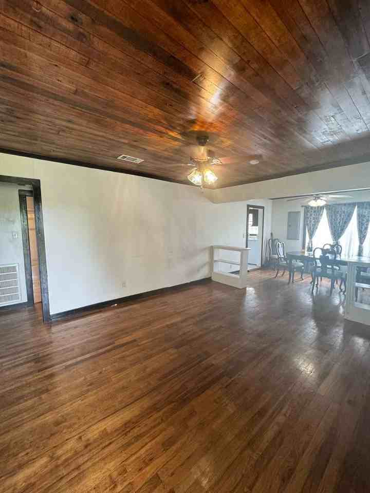 2195 Eldridge Rd - Photo 3 of 7