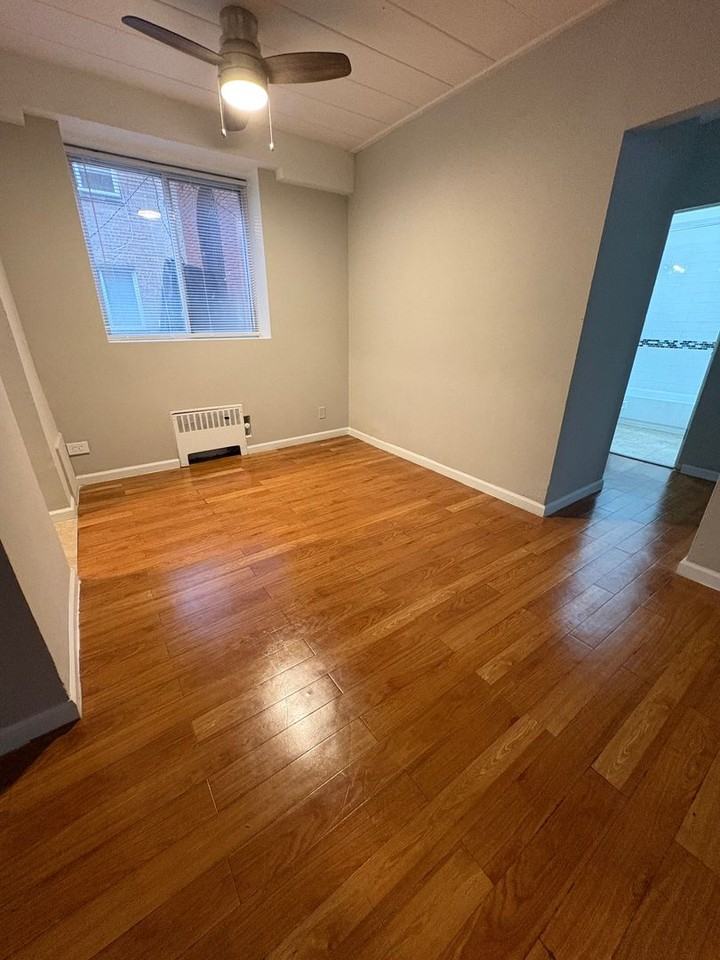 Adams St A-D-MASTER - Photo 7 of 19