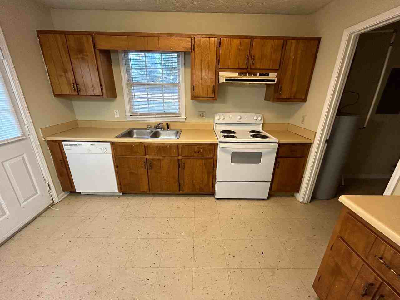 116 Burlington Rd Ne - Photo 6 of 16